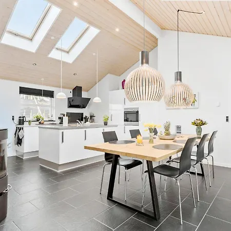 3 Bedroom Beautiful In Tarm