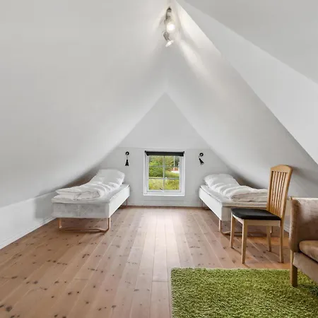 3 Bedroom Beautiful In Σπίτι διακοπών *