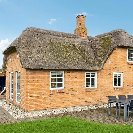 Σπίτι διακοπών 3 Bedroom Beautiful In Tarm