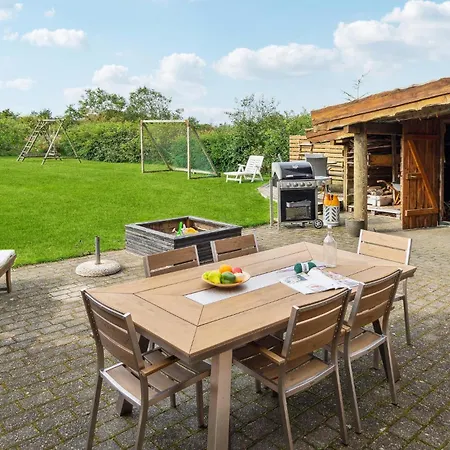 3 Bedroom Beautiful In Tarm