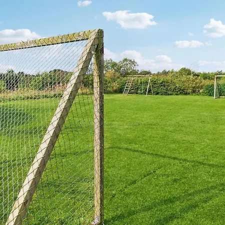 3 Bedroom Beautiful In Σπίτι διακοπών *