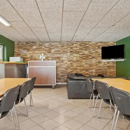 3 Bedroom Beautiful In Σπίτι διακοπών *