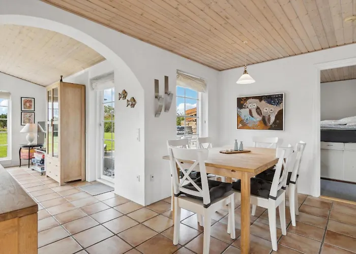 3 Bedroom Beautiful In Prázdninový dům *